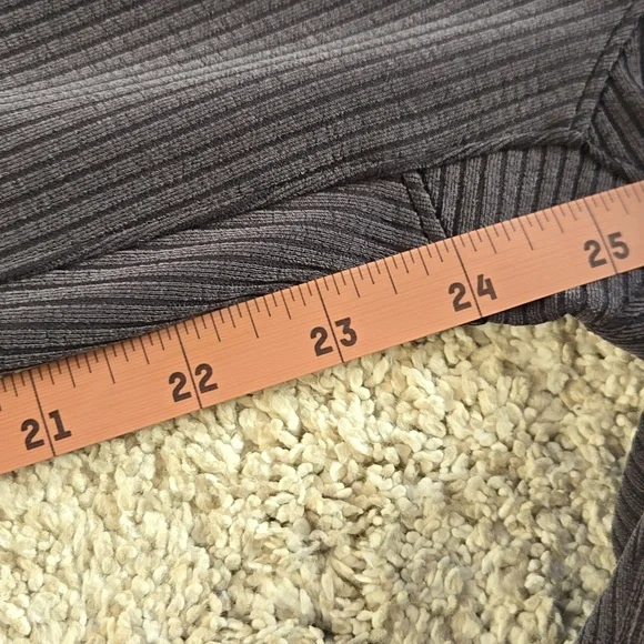 Lululemon Ribbed Softstream Hi-Rise Crop - Picture 8 of 10